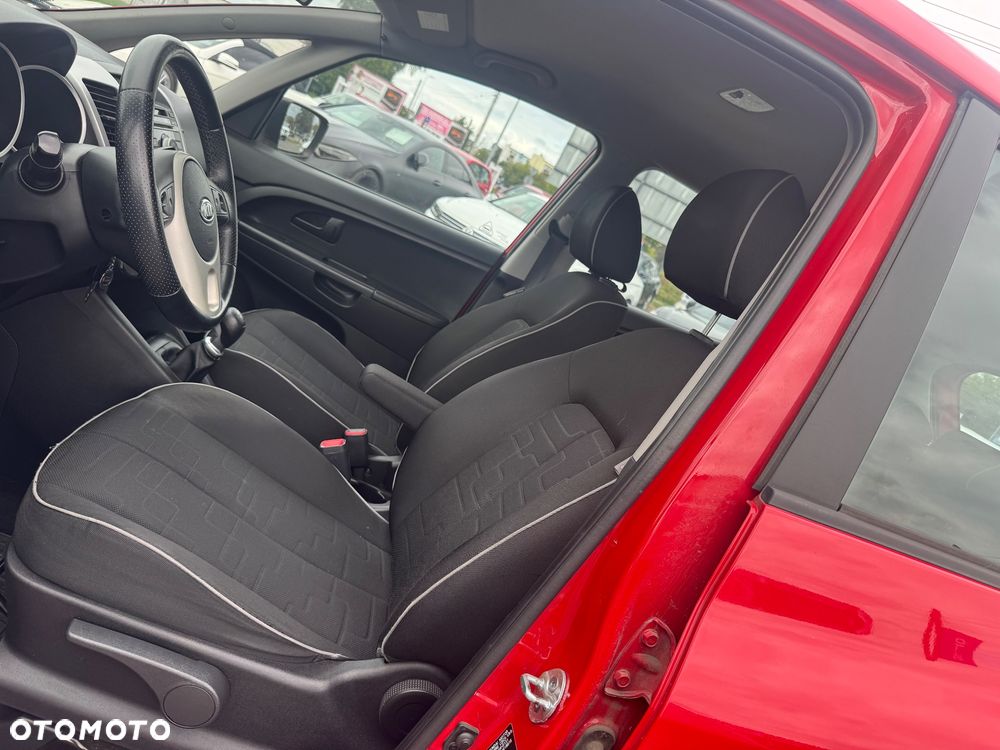 Kia Venga 1.6 M - 15