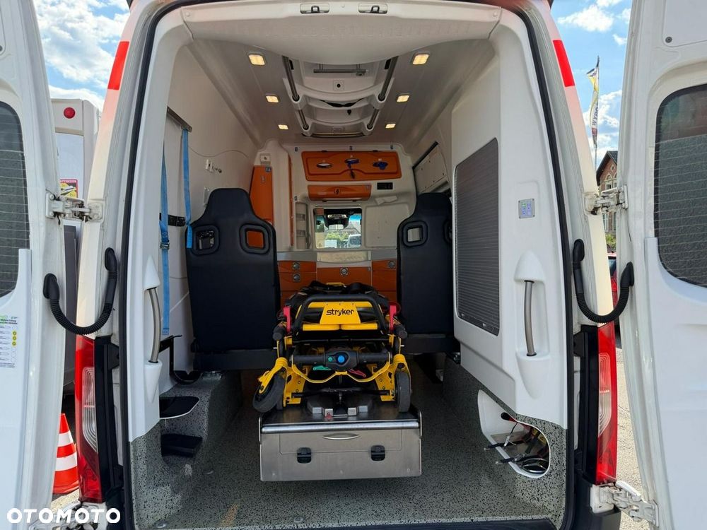 Mercedes-Benz Sprinter - 22
