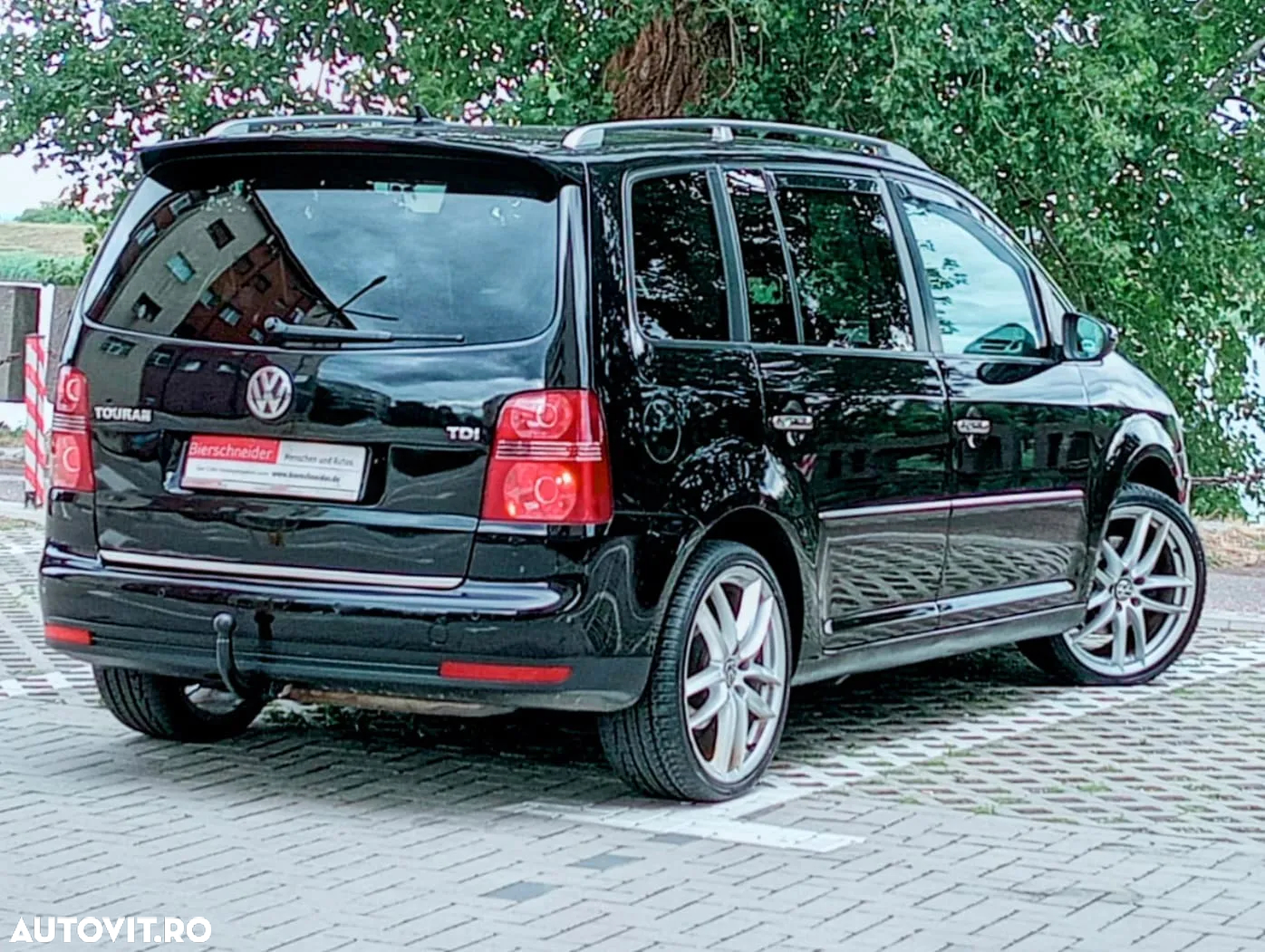 Volkswagen Touran 2.0 TDI DPF R-Line Edition - 4