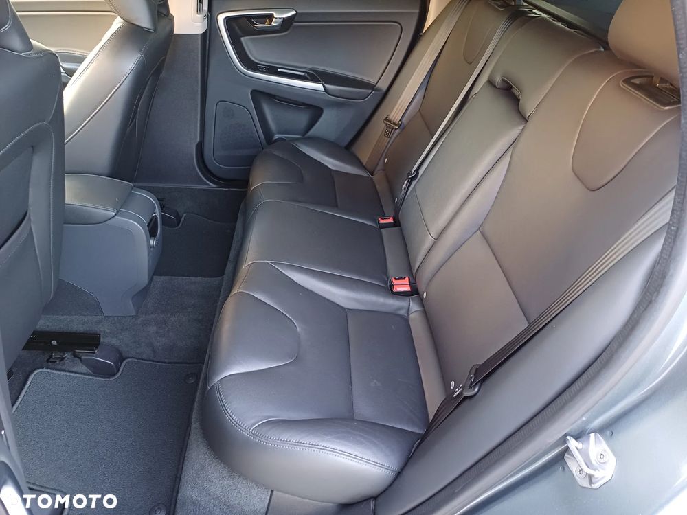 Volvo XC 60 D3 Drive-E Momentum - 15