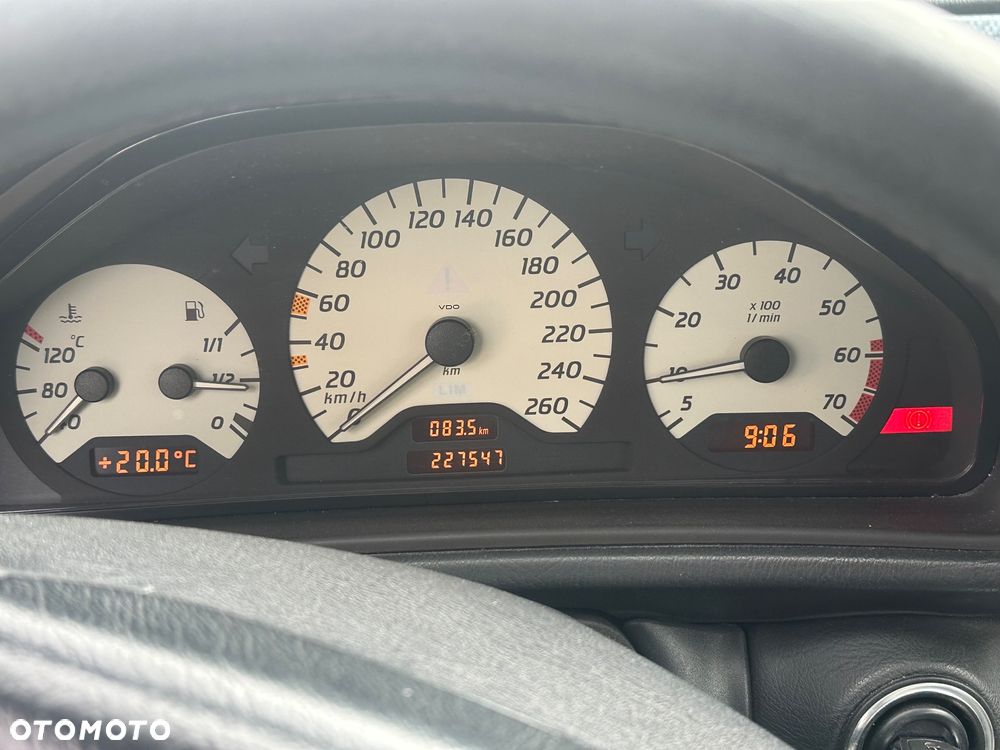 Mercedes-Benz CLK - 12