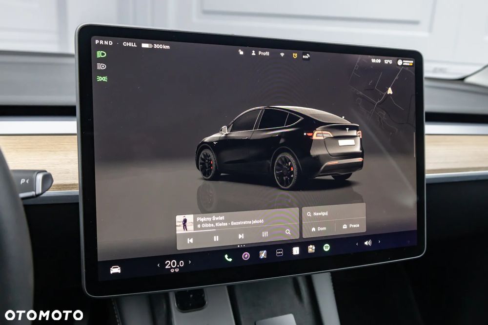 Tesla Y Performance AWD - 24