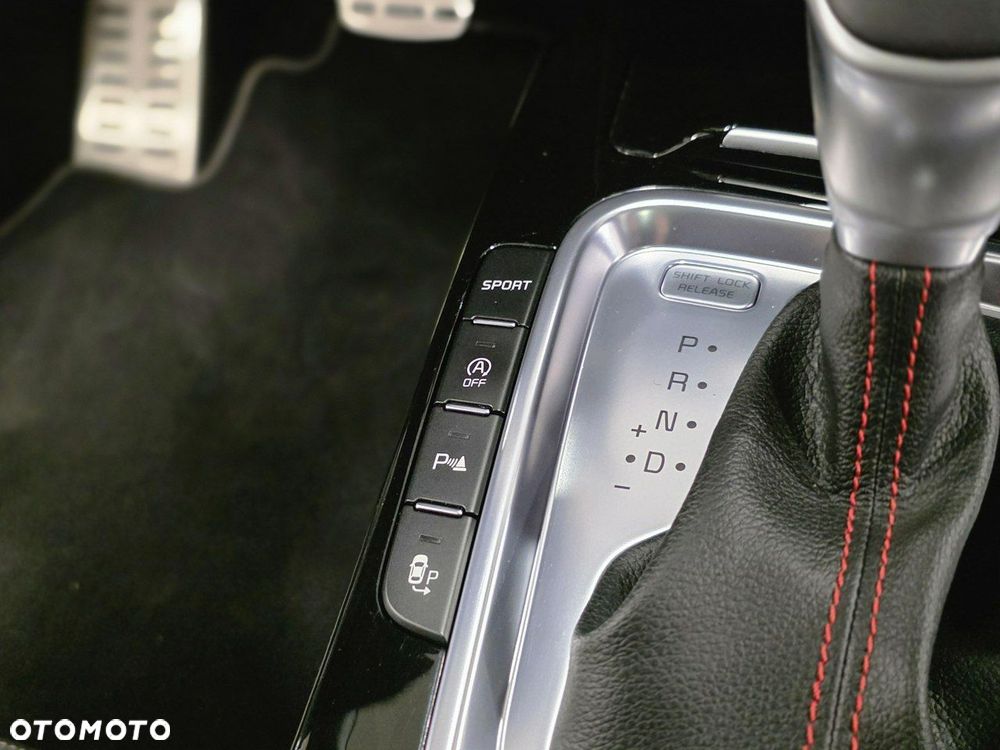 Kia ProCeed 1.6 T-GDI GT DCT - 25