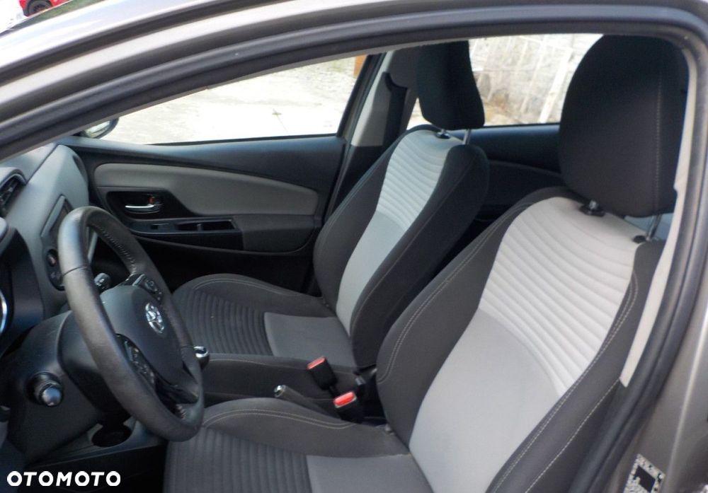 Toyota Yaris - 22