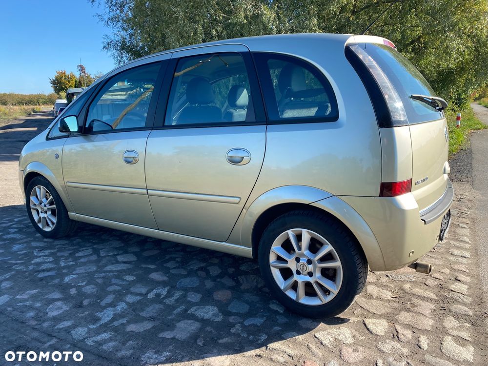Opel Meriva 1.8 16V Cosmo Easytronic - 35