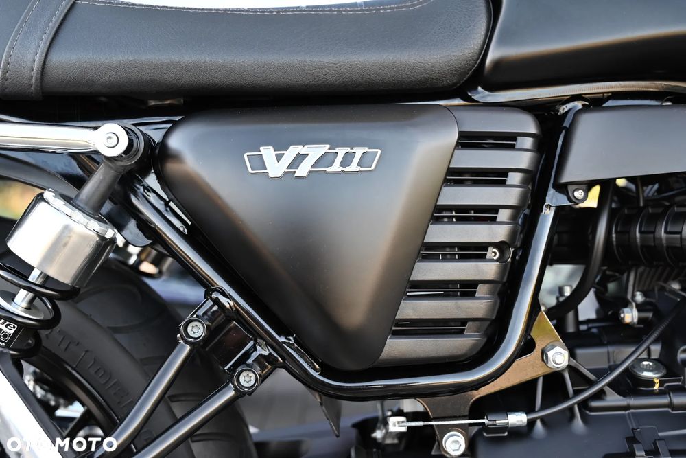 Moto Guzzi V7 - 21