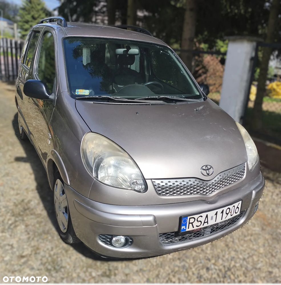 Toyota Yaris Verso 1.4 D-4D C - 2