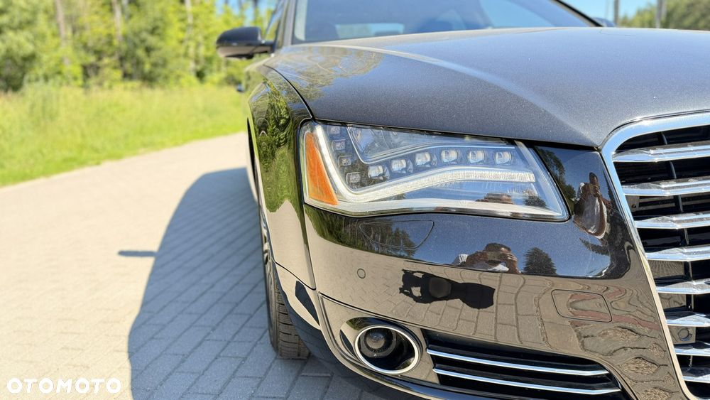 Audi A8 - 4