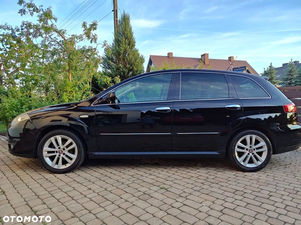 Fiat Croma 1.9 JTD Emotion - 1