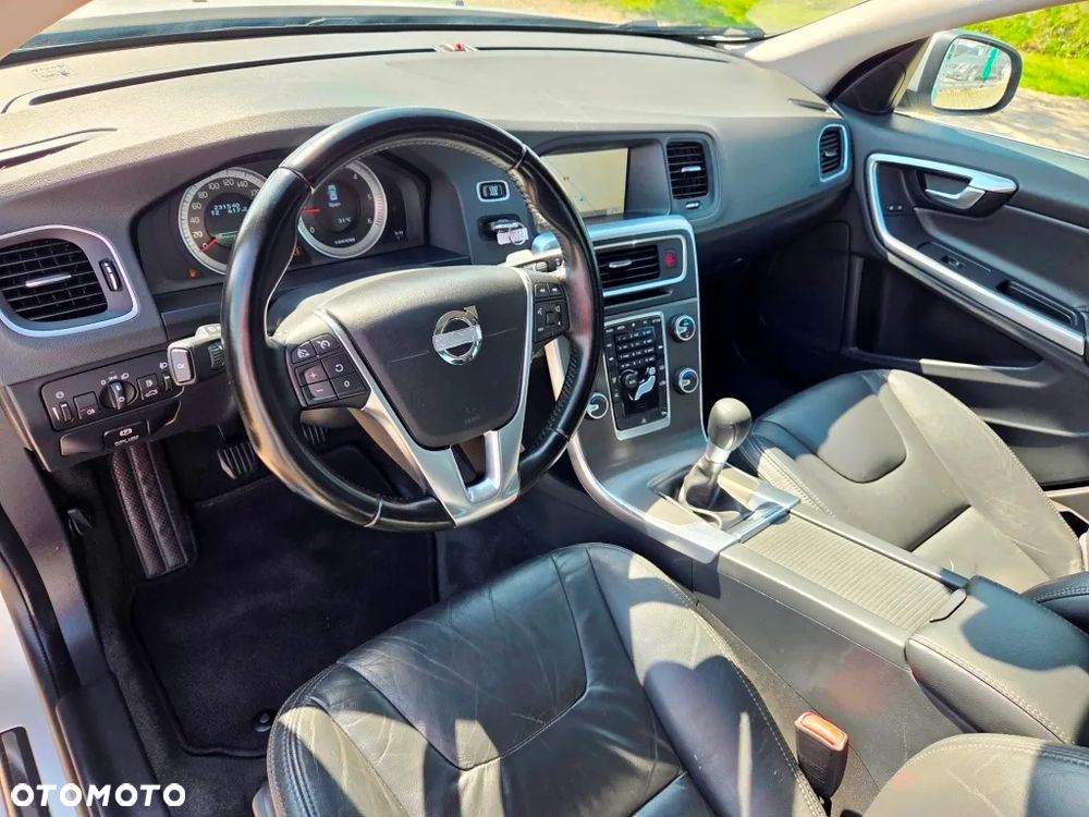 Volvo S60 DRIVe Momentum - 25