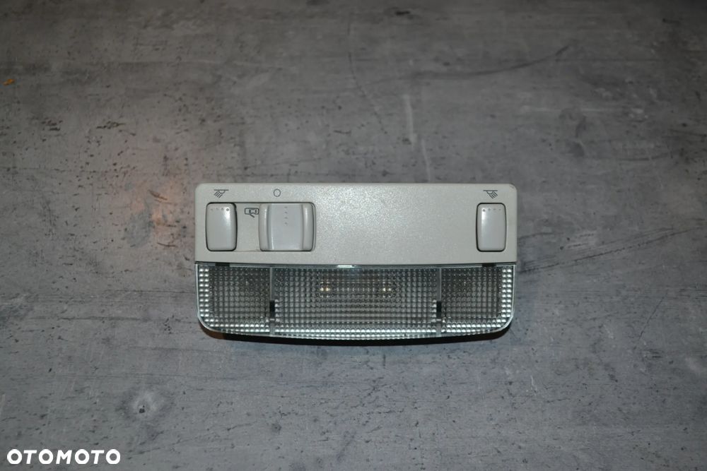 VW GOLF IV BORA PASSAT B5 FL LEON CADDY TOURAN LAMPKA WNĘTRZA PODSUFITKI 3B0947105C - 1