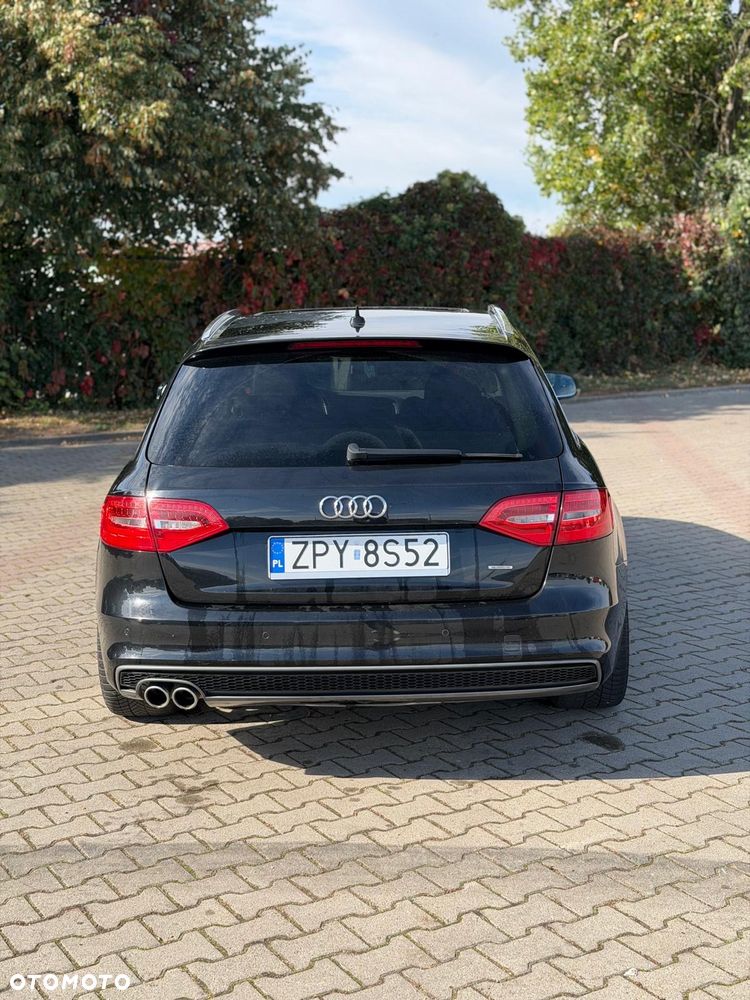 Audi A4 Avant 2.0 TDI DPF clean diesel quattro S tronic S line Sportpaket - 8