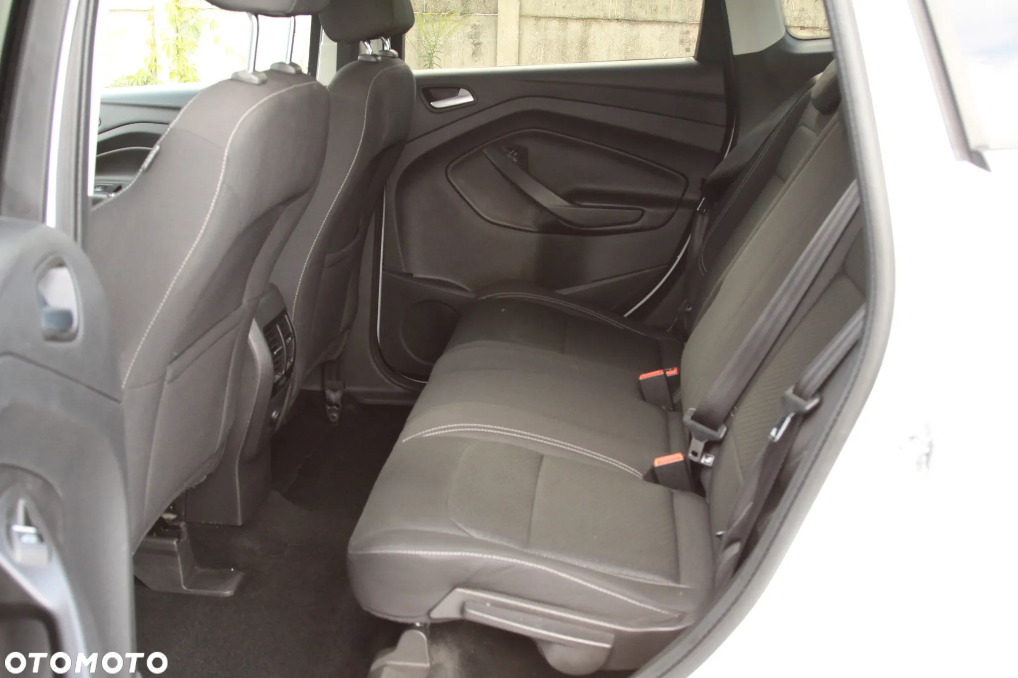 Ford Kuga 2.0 TDCi 2x4 Business Edition - 20