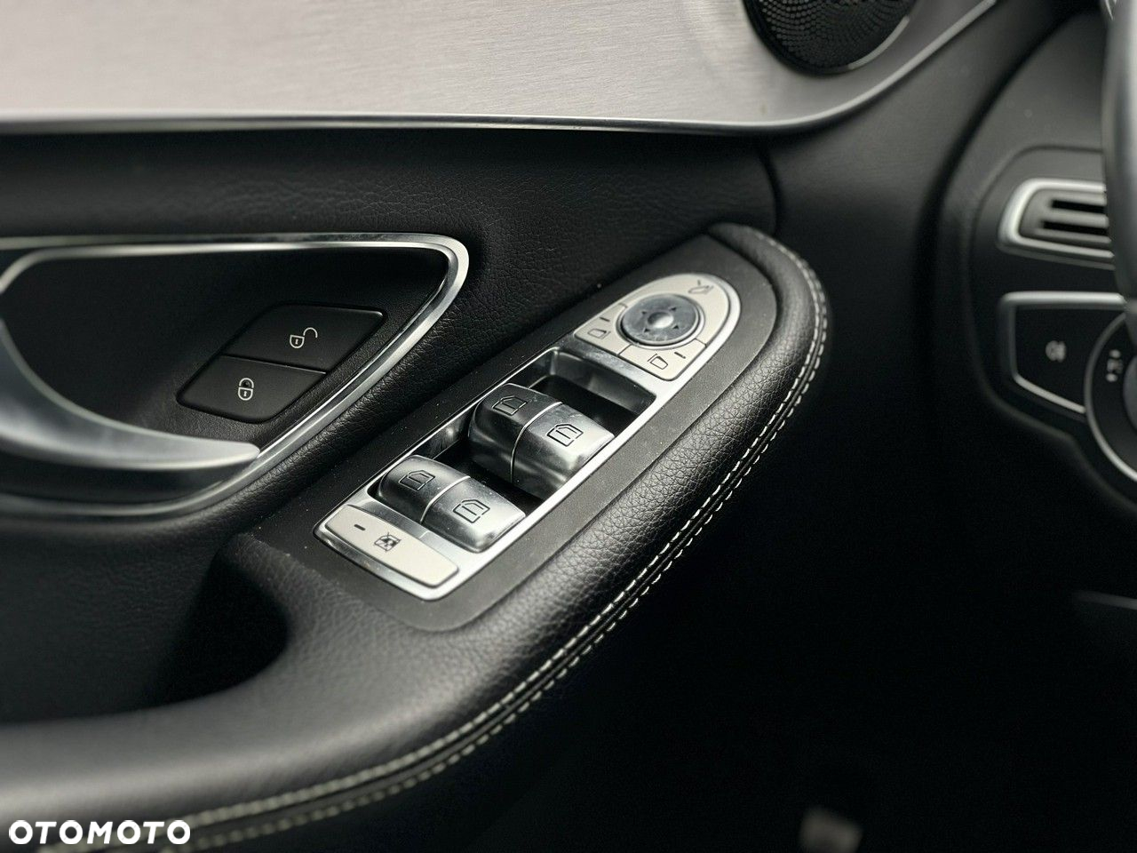 Mercedes-Benz Klasa C 220 d 9G-TRONIC - 30