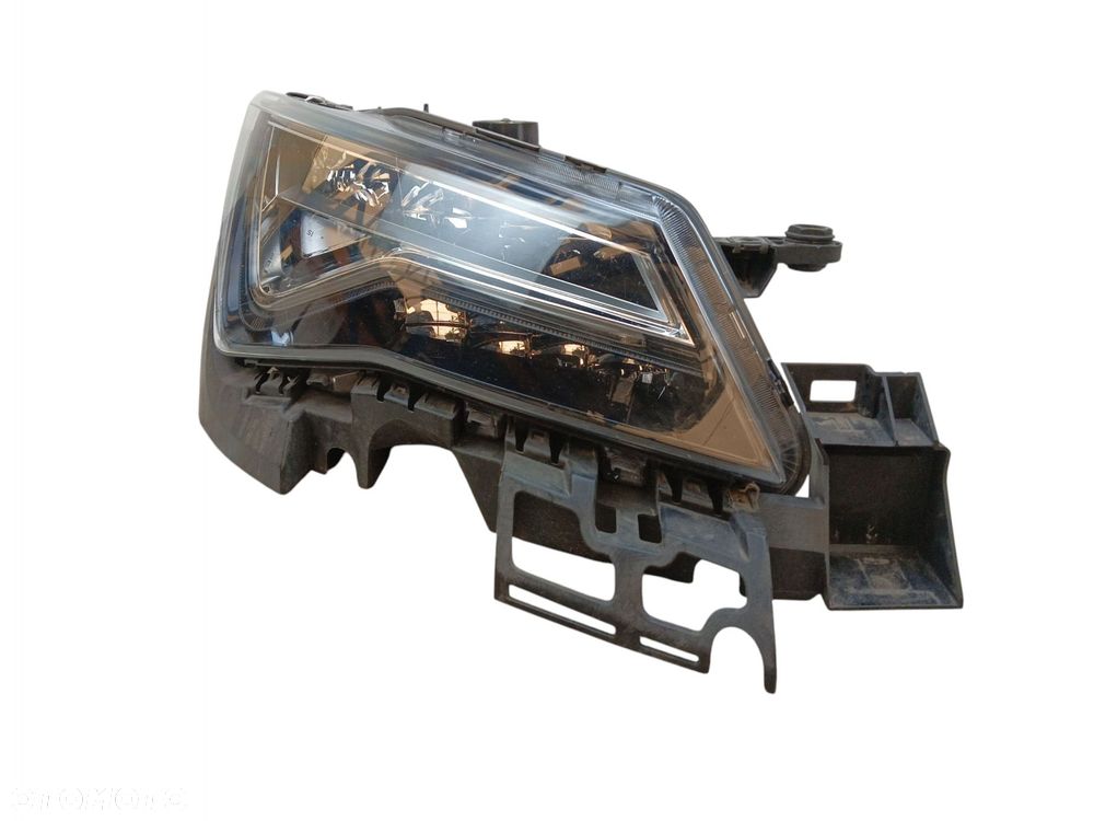 LAMPA PRAWY PRZÓD SEAT ATECA (2016-2020) 1.4 TSI 150KM 576941008A - 1