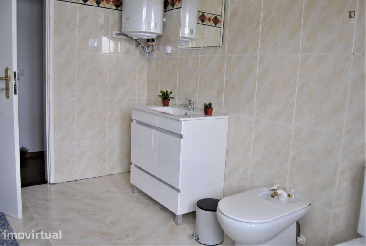 Quarto - localizado em Castelo branco - Grande imagem: 3/14