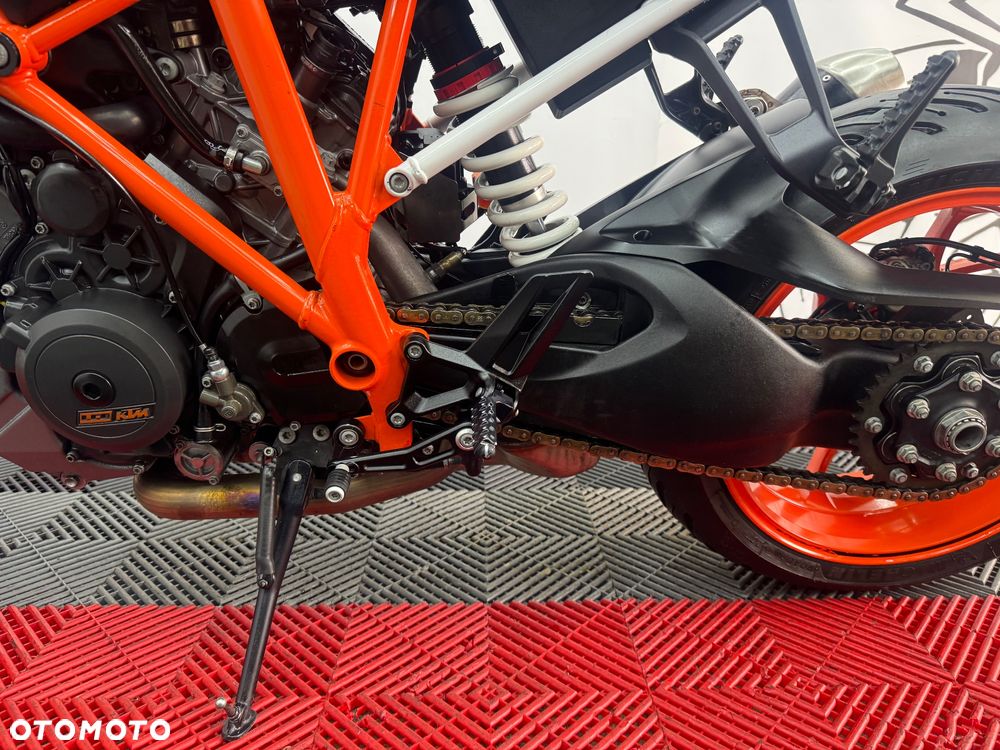 KTM Super Duke - 16