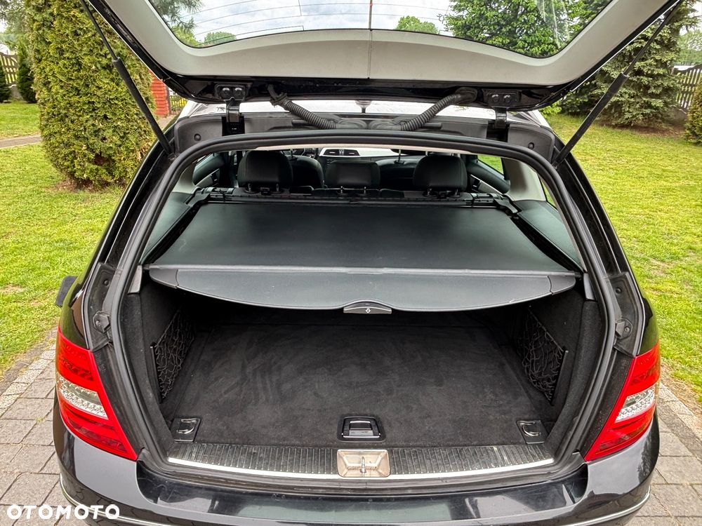 Mercedes-Benz Klasa C 220 CDI 7G-TRONIC Avantgarde Edition - 32