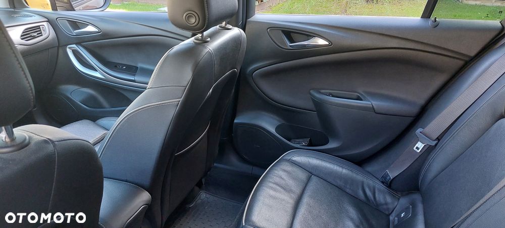 Opel Astra 1.4 Essentia - 9