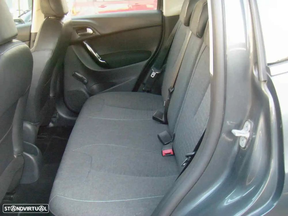 Citroën C3 1.6 BlueHDi Collection - 23