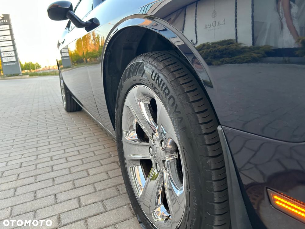 Dodge Challenger 3.5 SE - 20