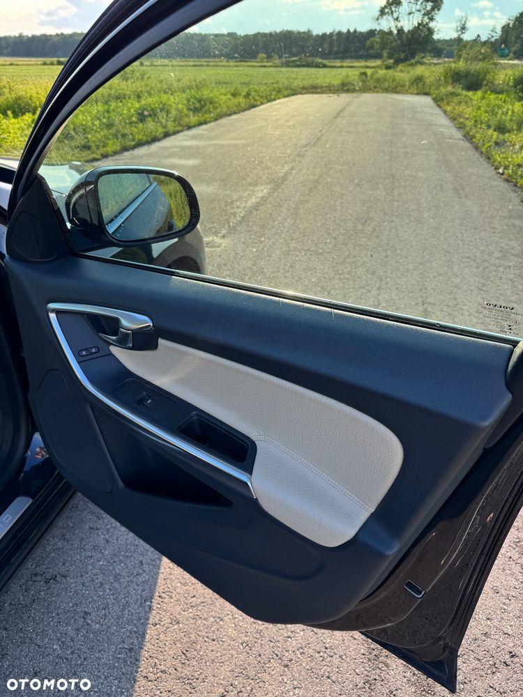 Volvo V60 D6 AWD Plug-in Hybrid Summum - 7