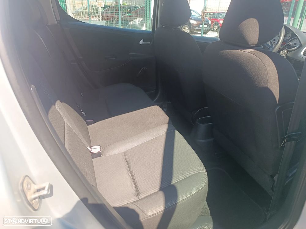 Peugeot 207 1.4 16V Trendy - 21