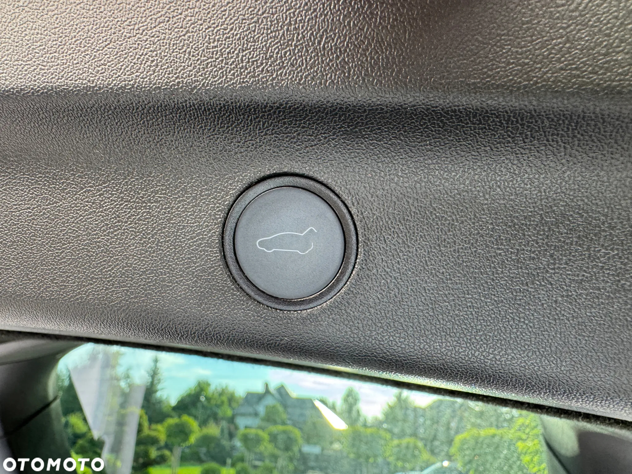 Tesla Y Model Long Range Dual Motor AWD - 25