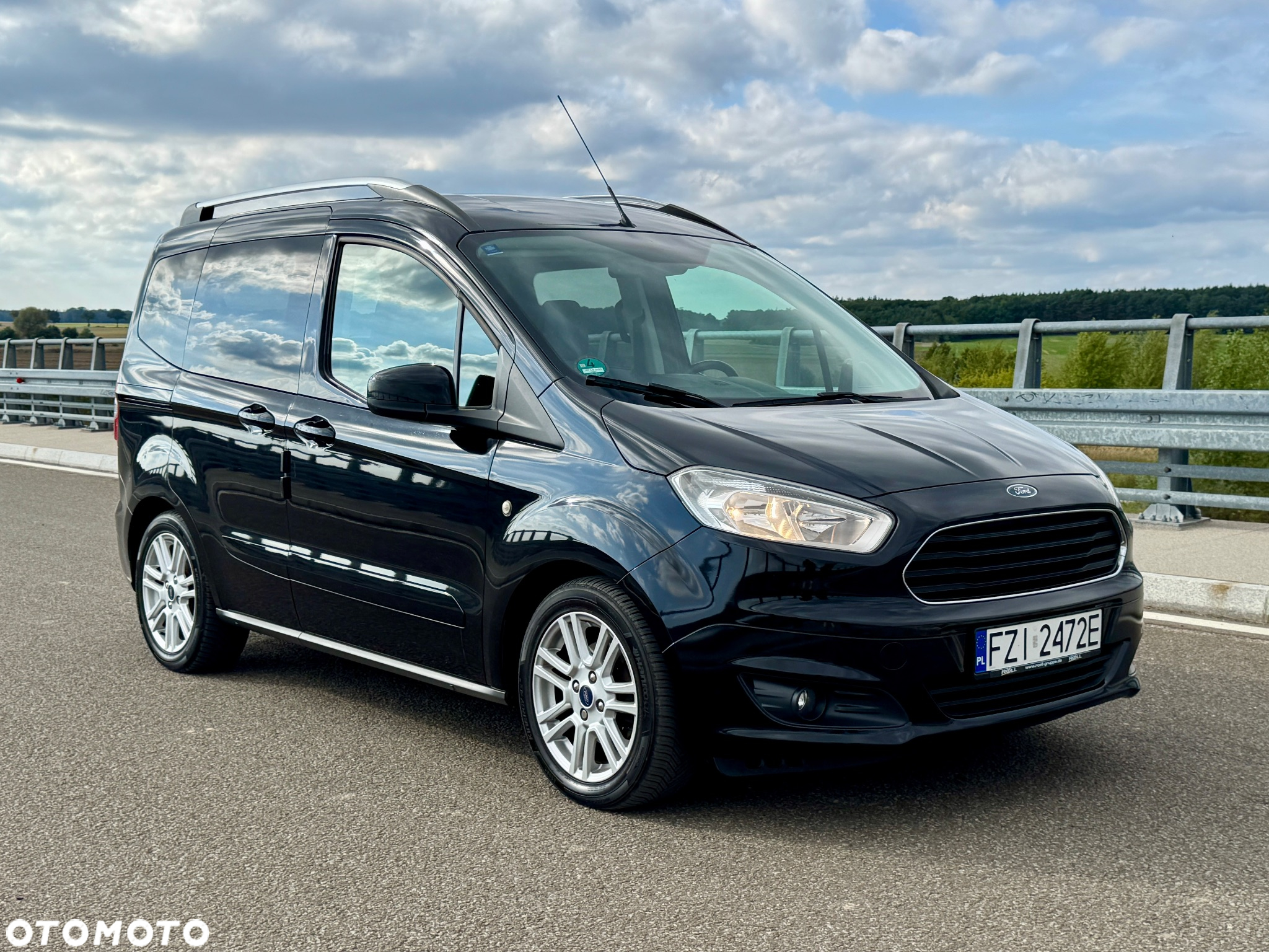 Ford Tourneo Courier 1.0 EcoBoost Titanium - 3