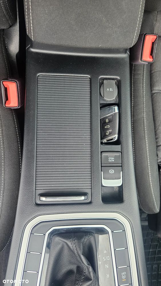 Volkswagen Passat - 35