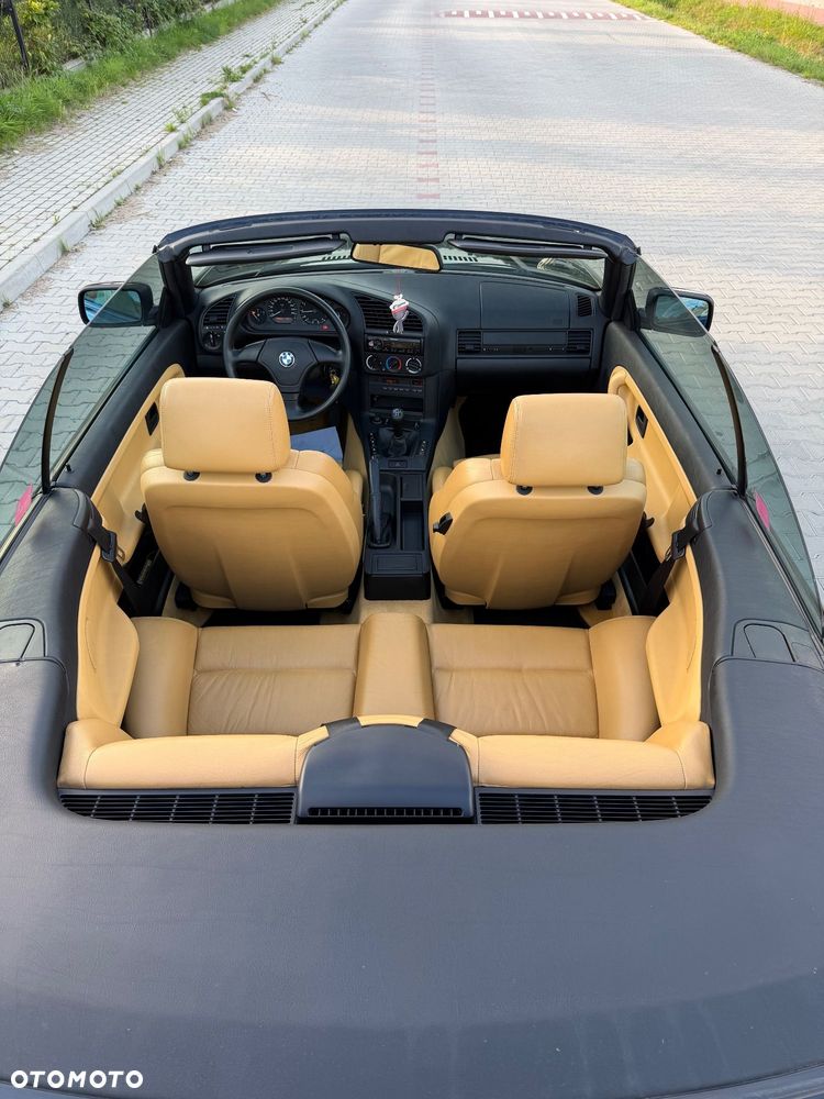 BMW Seria 3 318i - 5