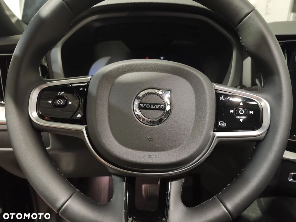Volvo XC 60 T6 Plug-In Hybrid XLR AWD Plus Black Edition - 3