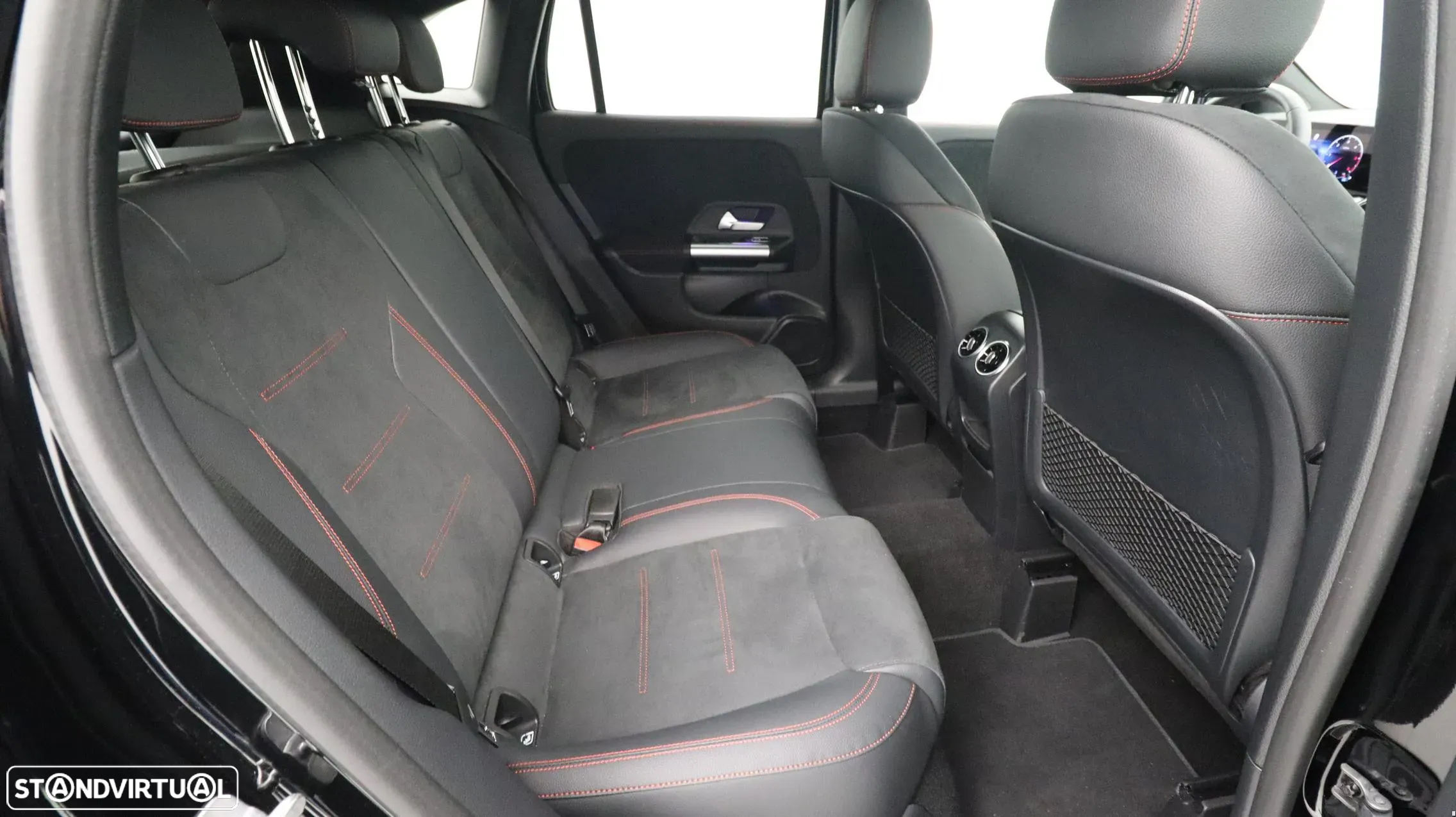 Mercedes-Benz GLA 200 d AMG Line - 25