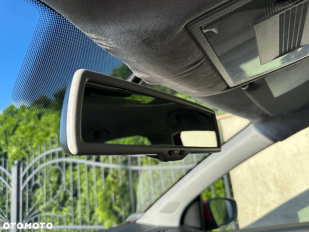 Volkswagen Polo 1.6 TDI Blue Motion Technology Comfortline - 23