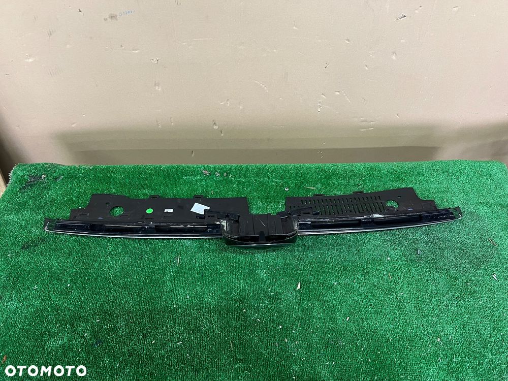 Volkswagen Golf VIII atrapa chłodnicy grill - 4