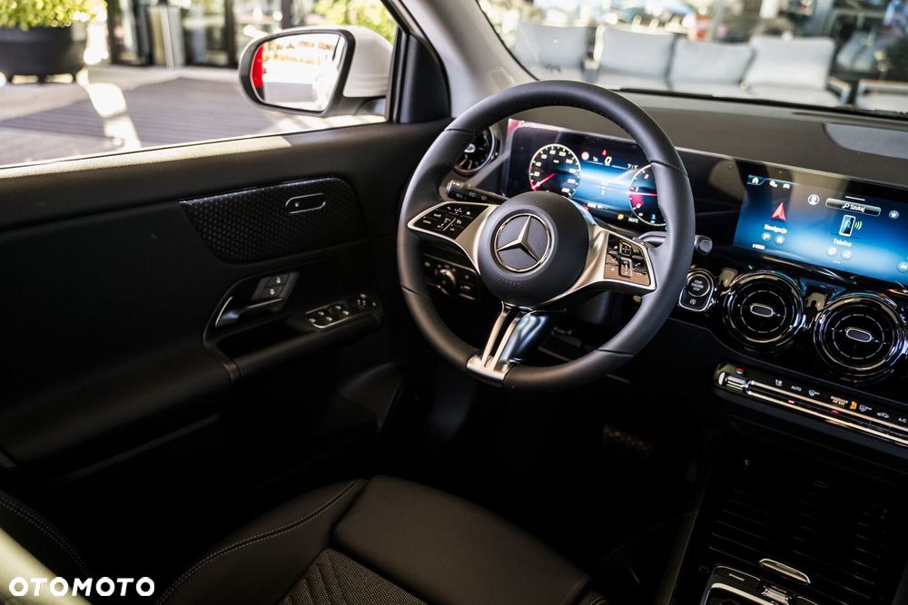 Mercedes-Benz GLA - 18