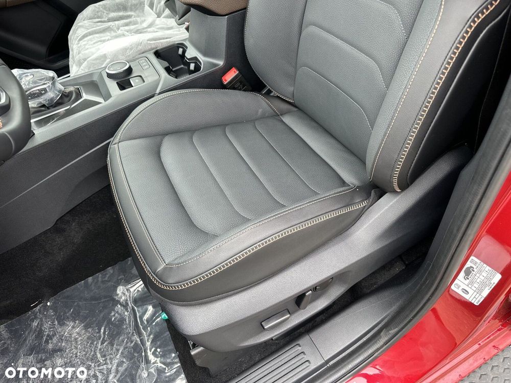 Volkswagen Amarok - 12