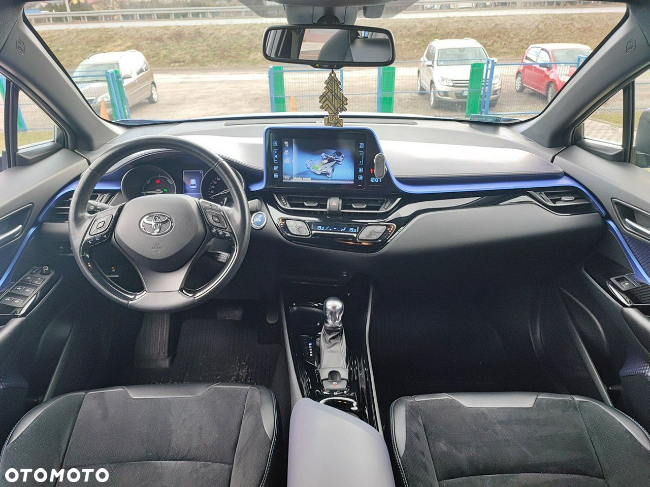 Toyota C-HR - 12