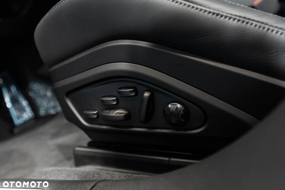 Porsche Panamera 4 E-Hybrid PHEV - 35
