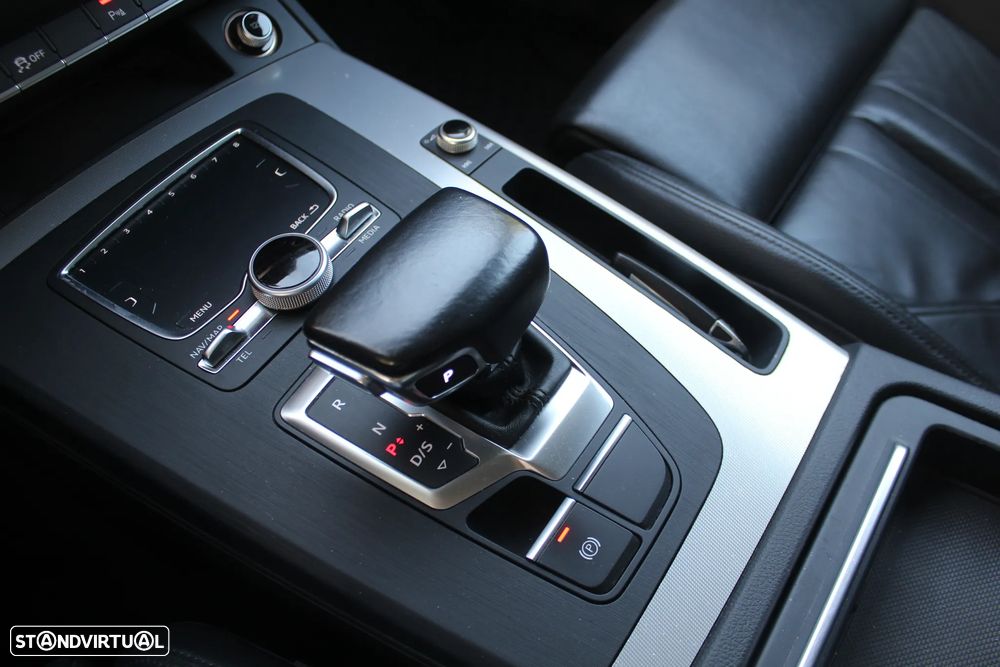 Audi Q5 2.0 TDI quattro Design S-tronic - 22