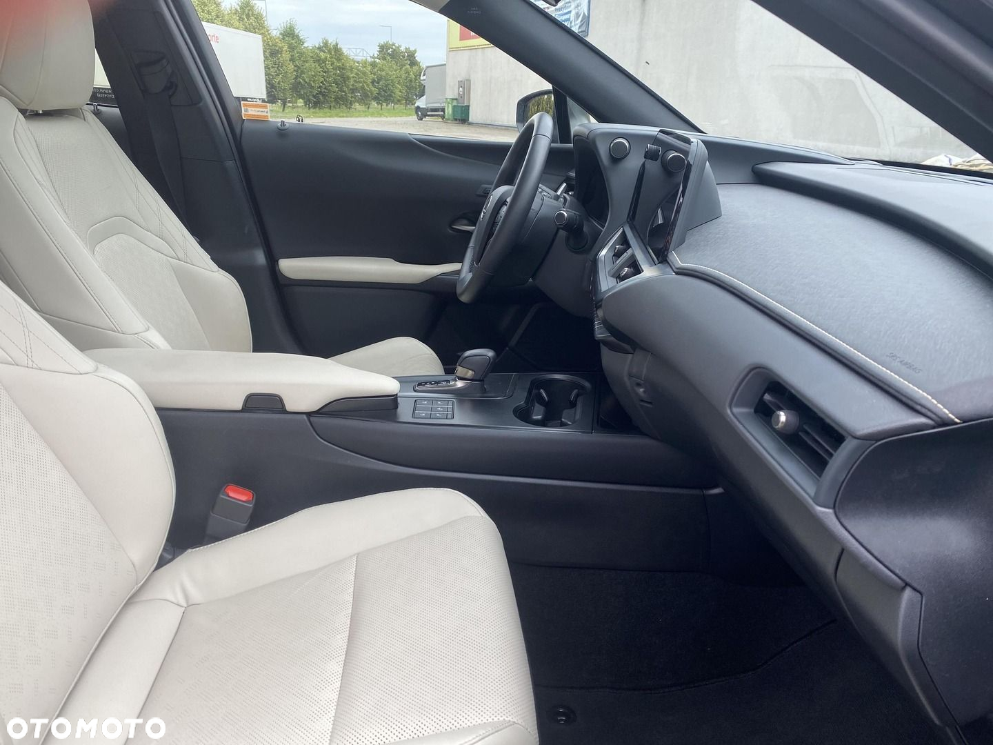 Lexus UX - 11
