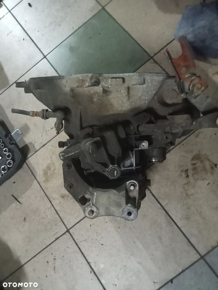 skrzynia corsa d astra j 1.4 16v a14xer f13w429