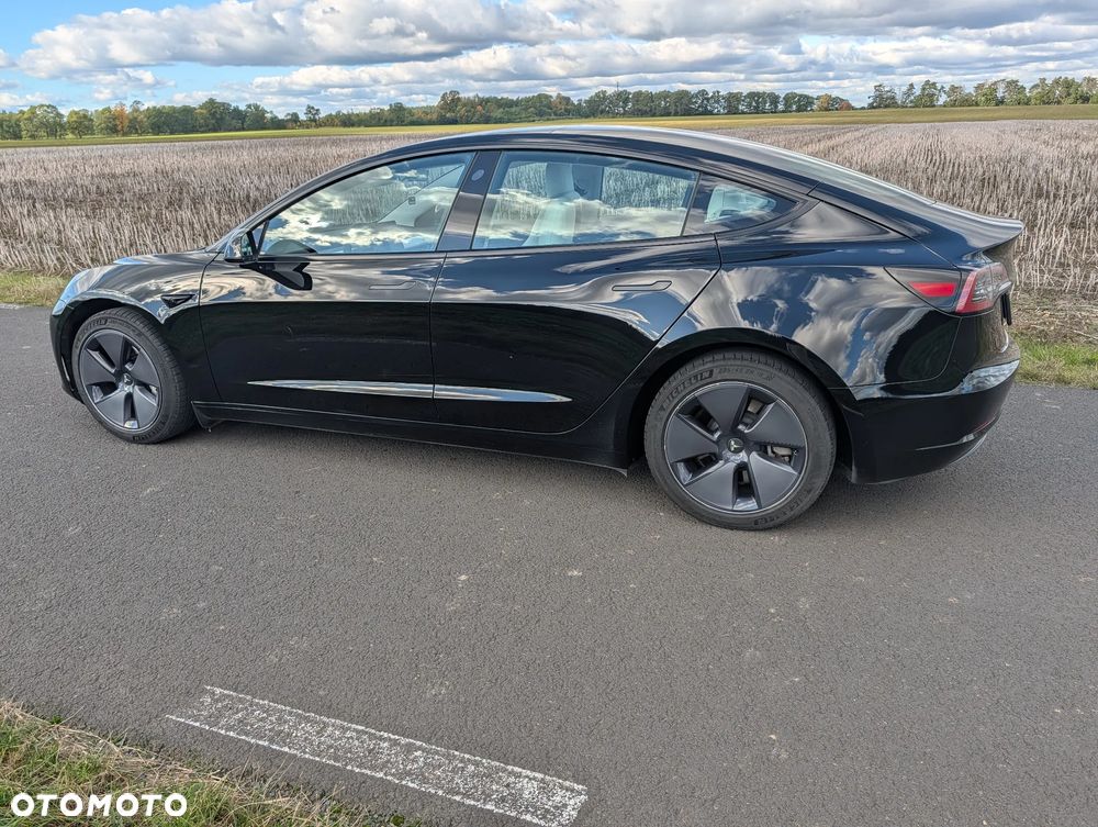 Tesla Model 3 - 7
