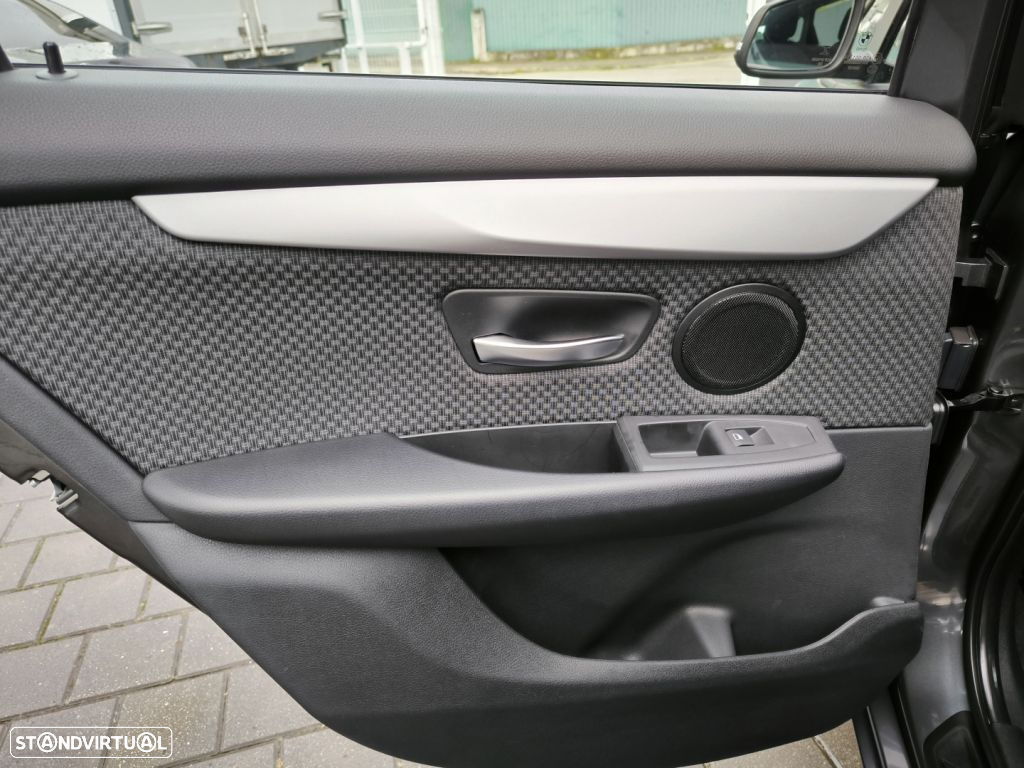 BMW 216 Active Tourer d Corporate Edition - 37