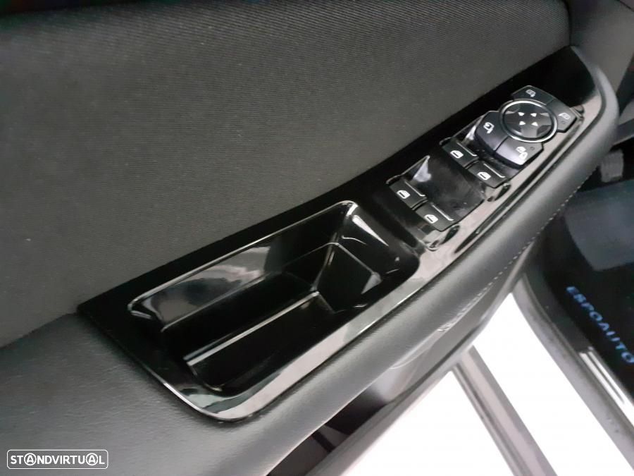 Ford S-Max 2.0 TDCi Titanium - 25