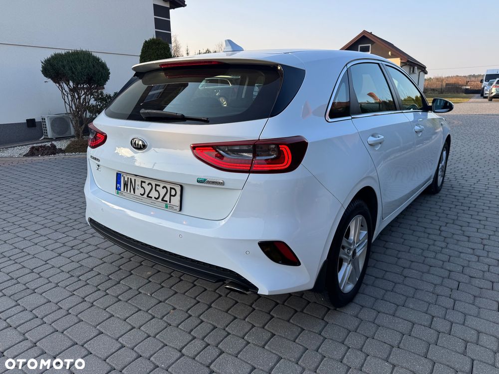 Kia Ceed 1.6 CRDi mHEV M - 14