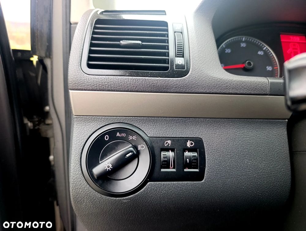 Volkswagen Touran 1.9 TDI DPF United - 15