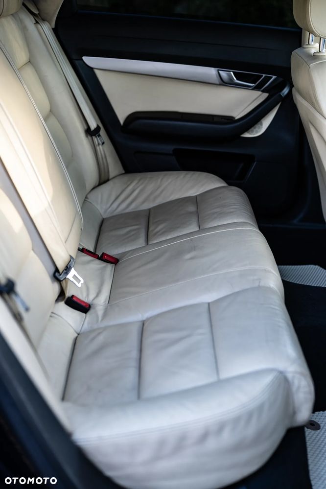 Audi A6 Limousine 2.4 - 33