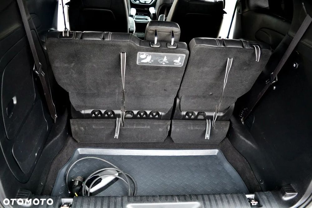 Chrysler Pacifica - 30
