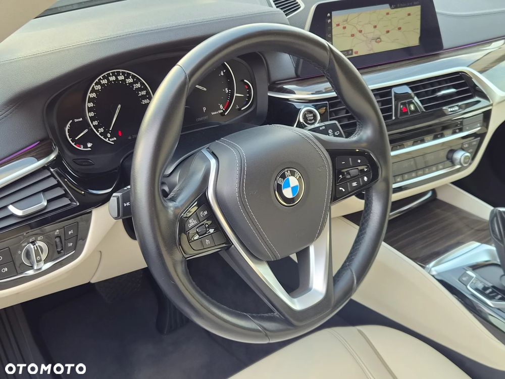 BMW Seria 5 520d xDrive Luxury Line sport - 13